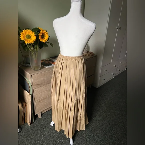 Beige Camel Tan Pleated Elastic High-Waist Modest Maxi Cotton Lightweight Skirt - Picture 8 of 16